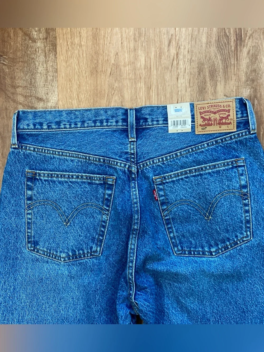 Levi's 501 Original Jeans Mens 34x30 Blue Denim Straight Leg Medium Wash